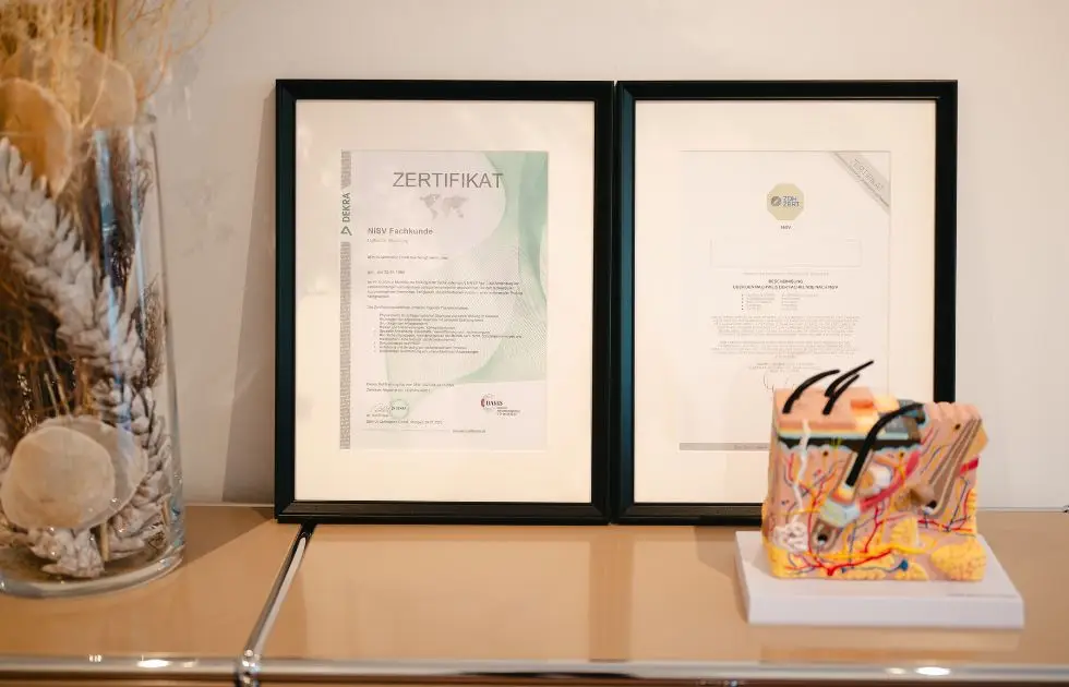 Skinlabs_NiSV Zertifikate